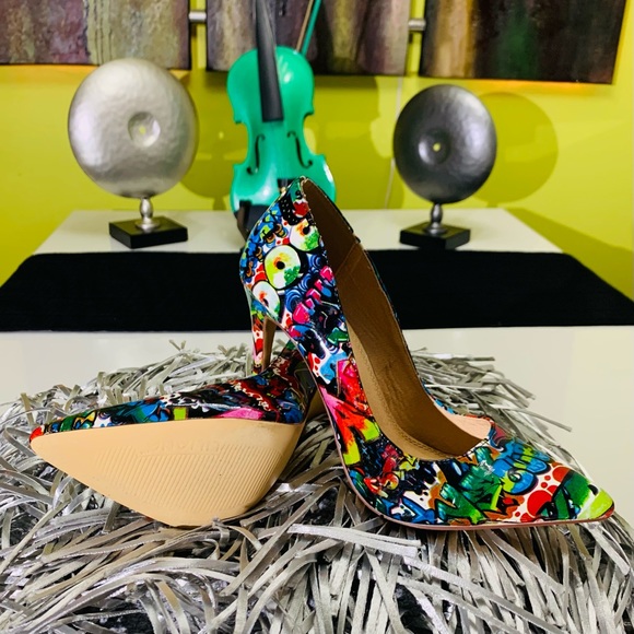 Gorgeous Graffiti Pumps - Size 8.5 - Picture 6 of 6